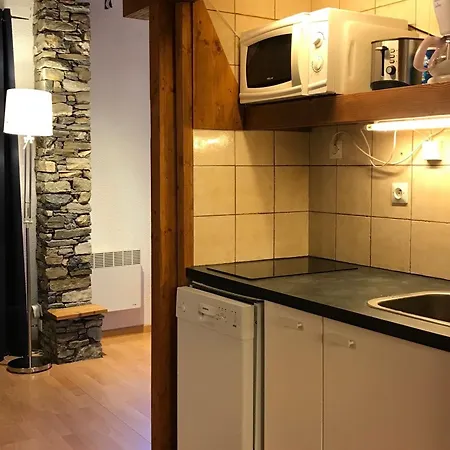 Cosy A La Montagne Avec Acces Direct Aux Pistes - 4 Personnes - Fr-1-181-2478